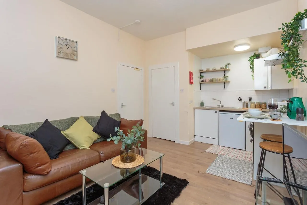 Cozy 1B Groundfloor - 8 Minute From City Centre Edimburgo