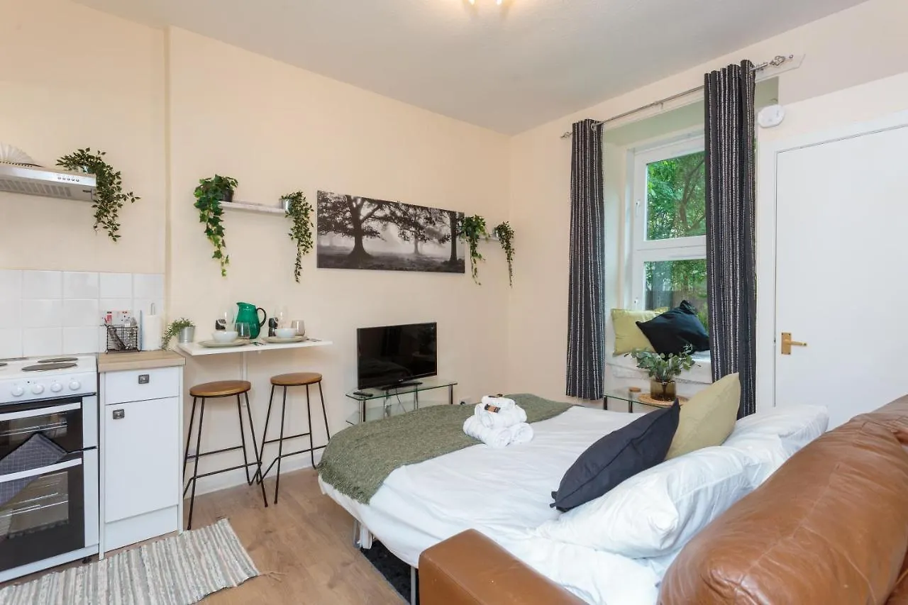 Apartamento Cozy 1B Groundfloor - 8 Minute From City Centre Edimburgo