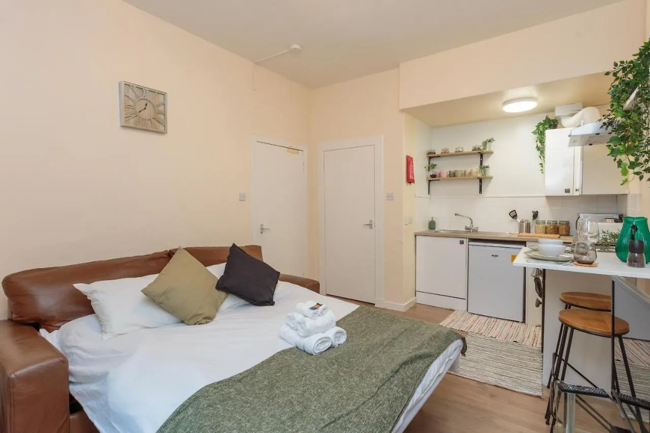 Cozy 1B Groundfloor - 8 Minute From City Centre Edimburgo