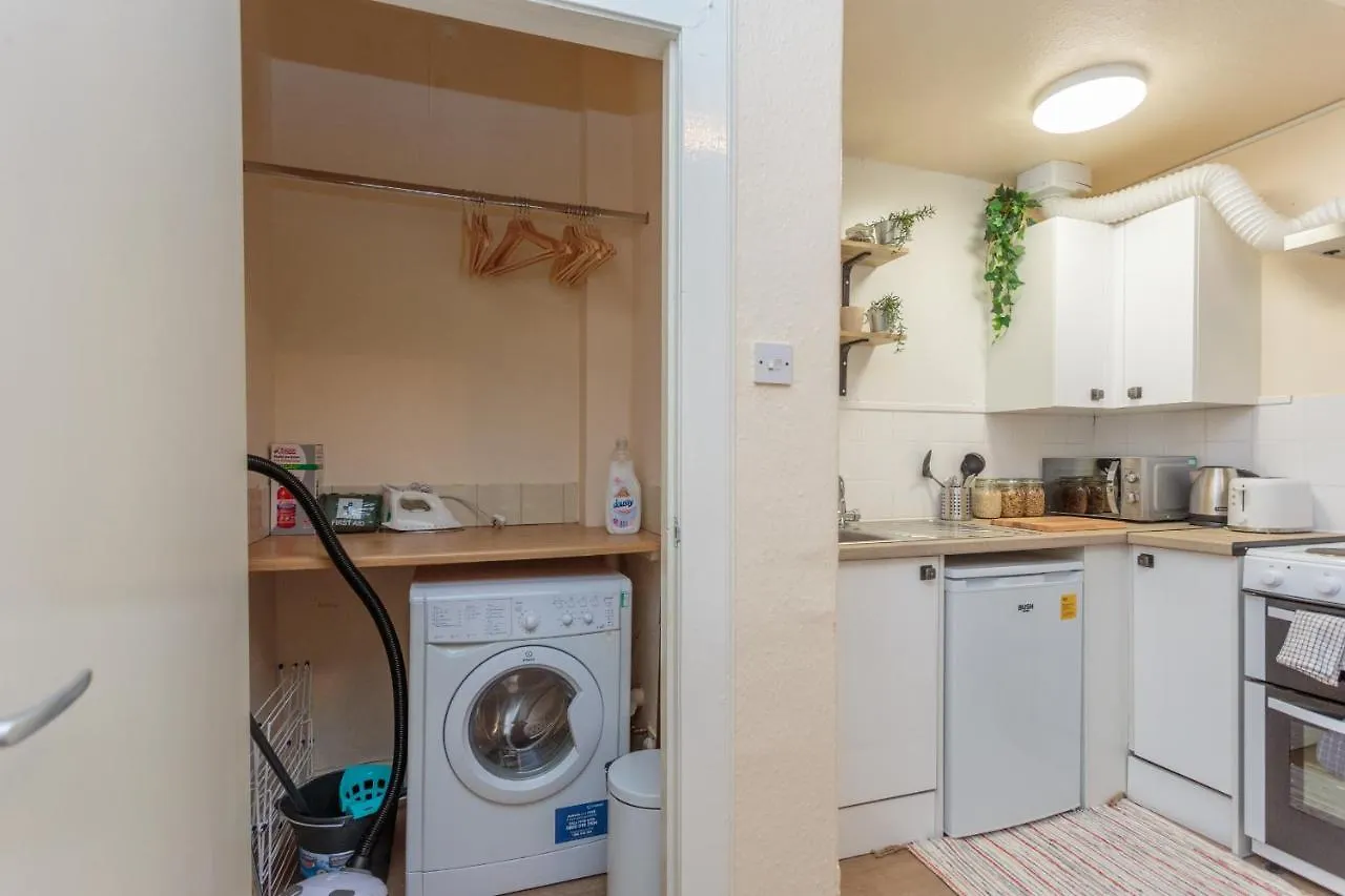 Apartamento Cozy 1B Groundfloor - 8 Minute From City Centre Edimburgo