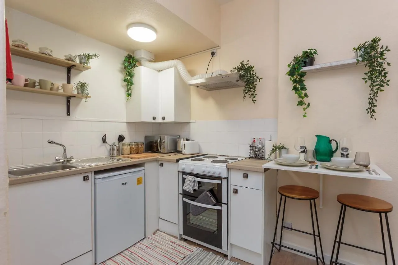 Cozy 1B Groundfloor - 8 Minute From City Centre Edimburgo